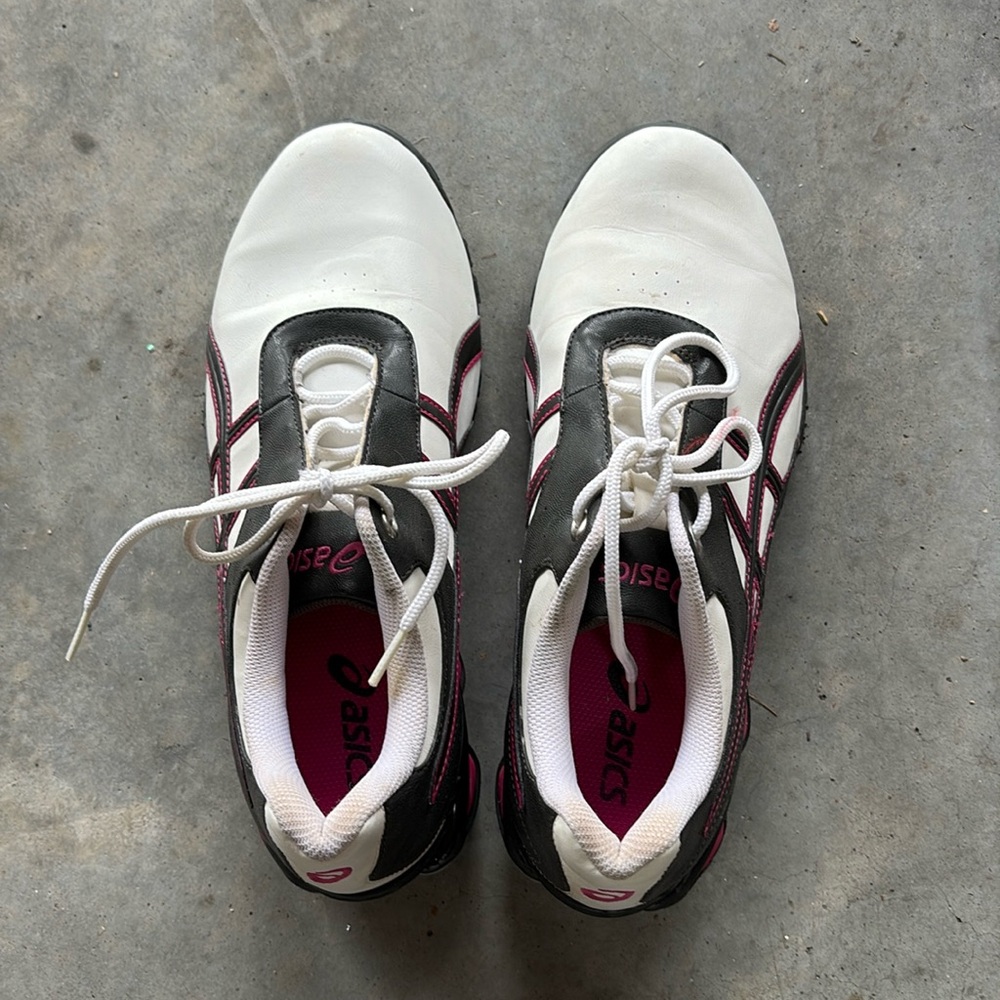 ASICS women golf shoes
